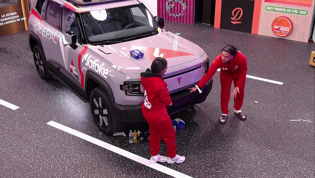 El momento exacto en que Yohanna Beato gana "El último en quitar la mano se la queda" de Alofoke