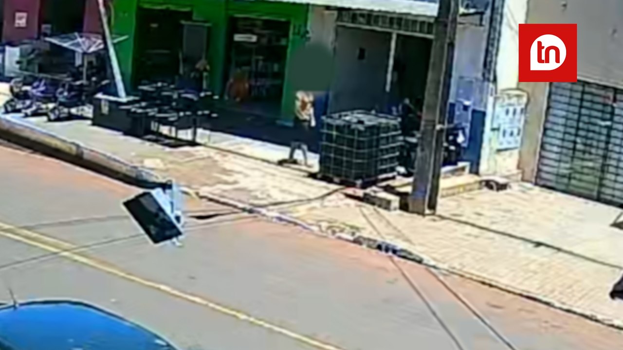 Câmera registra homem realizando ato obsceno em Apucarana