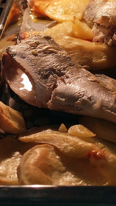Baked fish with potatoes 🇪🇦