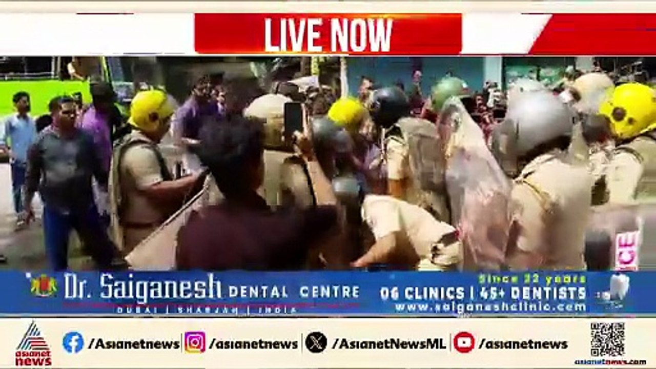 ശബരിമല സ്വർണക്കൊള്ള കേസ്: യുവമോർച്ച പ്രവർത്തകർ ദേശീയ പാത ഉപരോധിക്കുന്നു