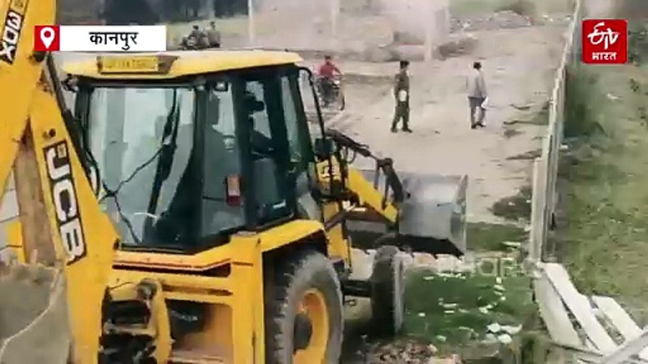कानपुर में योगी का BULLDOZER ACTION; 19 करोड़ की जमीन पर बने अवैध निर्माण ध्वस्त