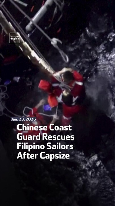 Chinese Coast Guard Rescues Filipino Sailors After Capsize