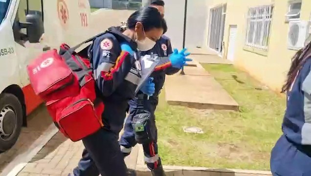Homem detido após confusão no Bairro Floresta é atendido pelo SAMU e levado ao hospital em Cascavel
