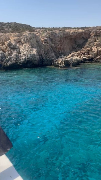 Il fait froid actuellement en France, alors je vous envoie un peu de chaleur  de mes vacances l’été dernier à Chypre