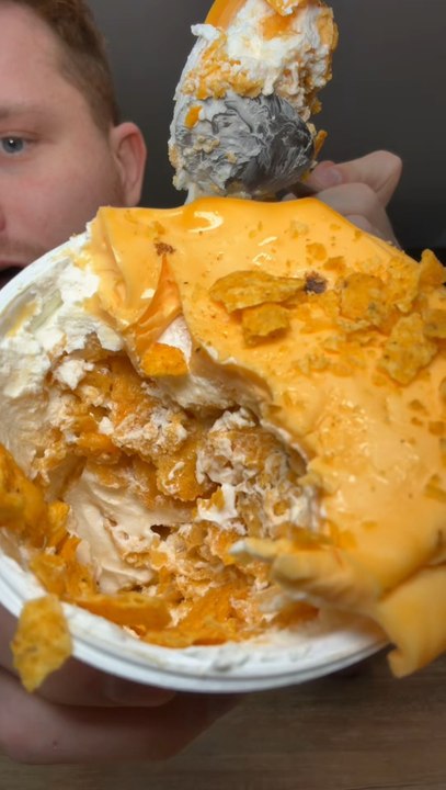 Cheesecake japonais salé 😱✨La dégustation de 3 recettes 🔥– Cheddar & Doritos 🧀– TUC, bacon, guacamole & jalapeños 🥓🥑– Sauce soja, Takis, oignons frits & sauce sriracha 🌶️🔥De quoi se régaler 🎉✨