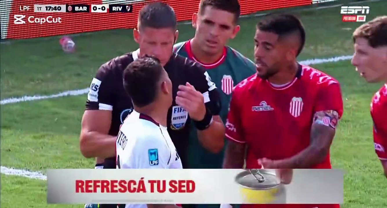 ¿Era penal para River? La jugada que encendió la polémica ante Barracas