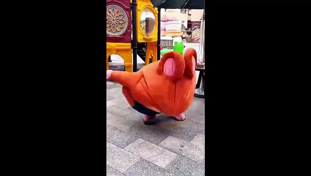 Inflatable Costume Farting Prank | People Can’t Stop Laughing 🤣 2026