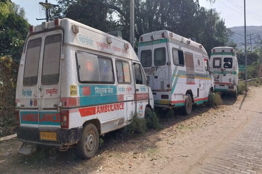 swm: बिना जांच व फिटनेस दौड़ रही एम्बुलेंस, मरीजों की जान पर खतरा