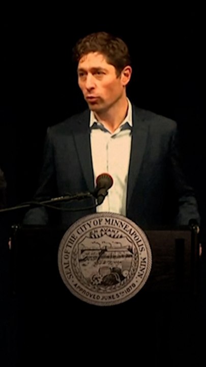 El alcalde de Minneapolis: "¿Cuántas personas más tienen que morir?"