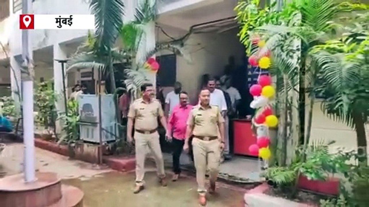 लोकल ट्रेनच्या गर्दीत काही झालं तर सहप्रवाशावर गुन्हा दाखल करणार का?, आरोपीनं कोर्टात फेटाळले आरोप