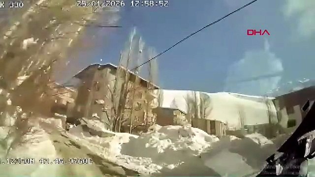 Kızakla kayarken halk otobüsünün altında kalan çocuk hayatını kaybetti