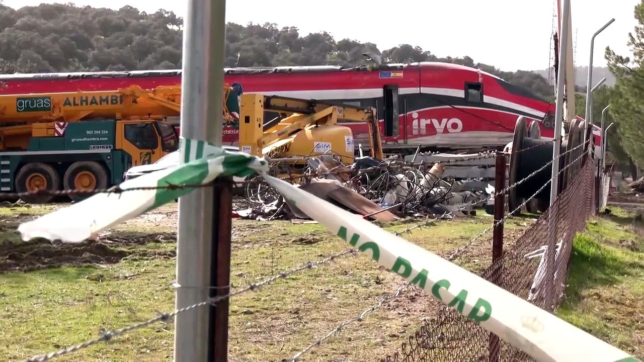 El PP exige la dimisión de Puente por "ocultar información" y Sánchez respalda a su ministro