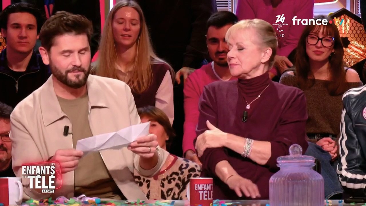 “Je suis sûre que ton papa là-haut est très fier de toi” : Christophe Beaugrand ému par une magnifique surprise de sa mère (ZAPTV)