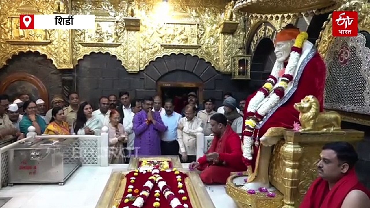 प्रजासत्ताक दिनाच्या पूर्वसंध्येला साईबाबांना 1 कोटी 1 लाखाचा सुवर्ण मुकुट अर्पण