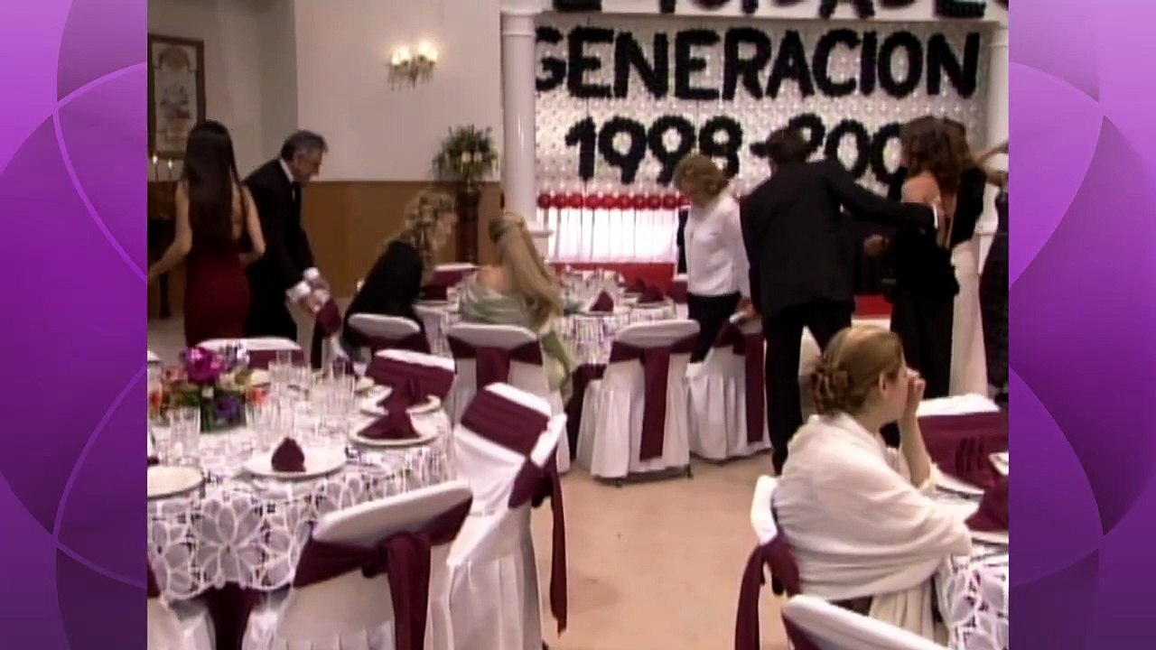 Amigas y Rivales  Roberto y Roxana se enteran que son... ¡Medios hermanos!   Escena - C99