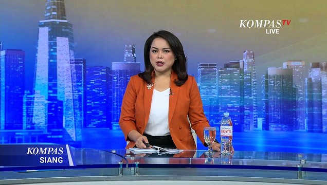 Detik-Detik Kapal Tongkang Batu Bara Tabrak Jembatan Mahakam Ulu di Samarinda | KOMPAS SIANG