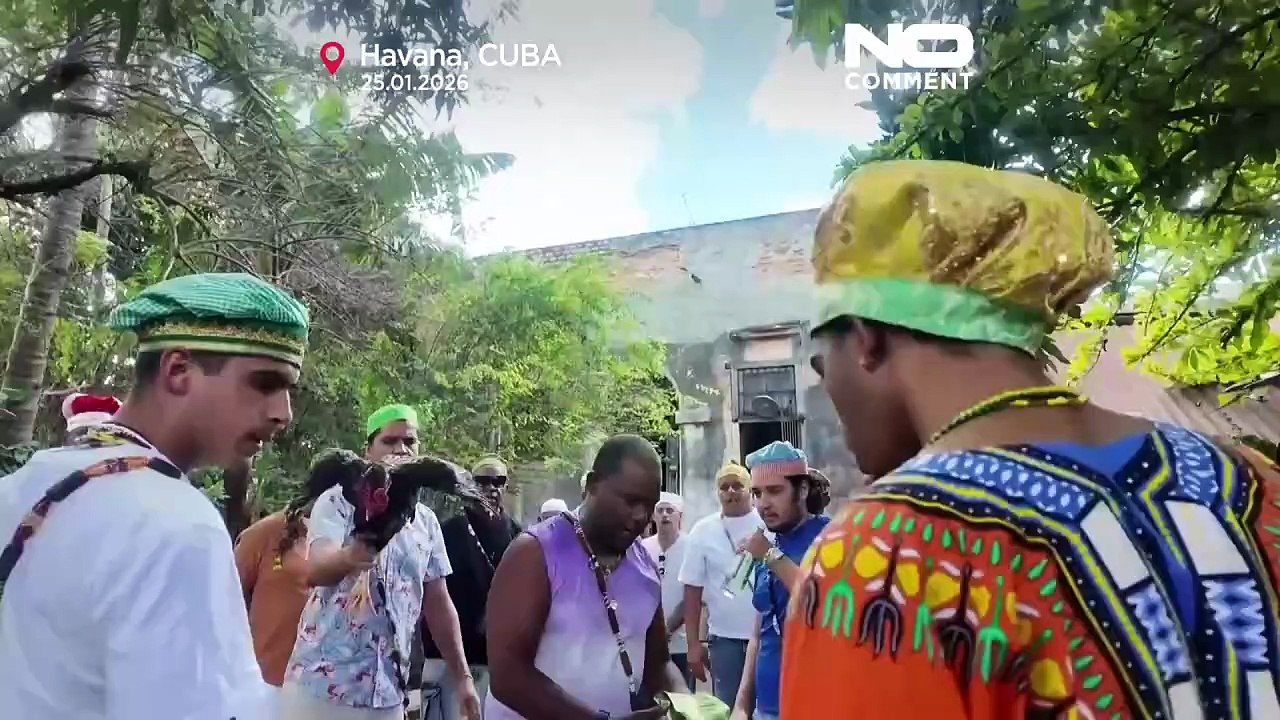 Kubas Santería-Priester bringen Gaben dar und bitten die Götter um Frieden inmitten von Krisen