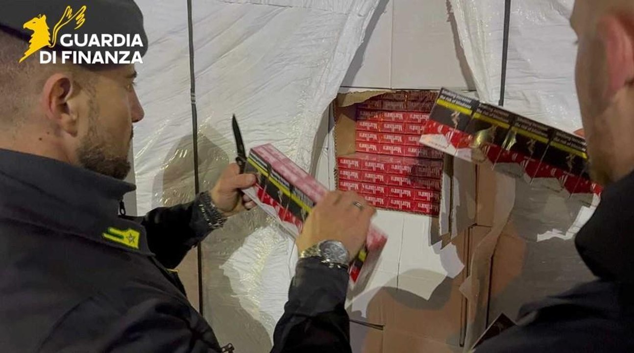 Padova - Sigarette di contrabbando, sequestrate oltre 7 tonnellate su un tir: arrestato conducente (26.01.26)
