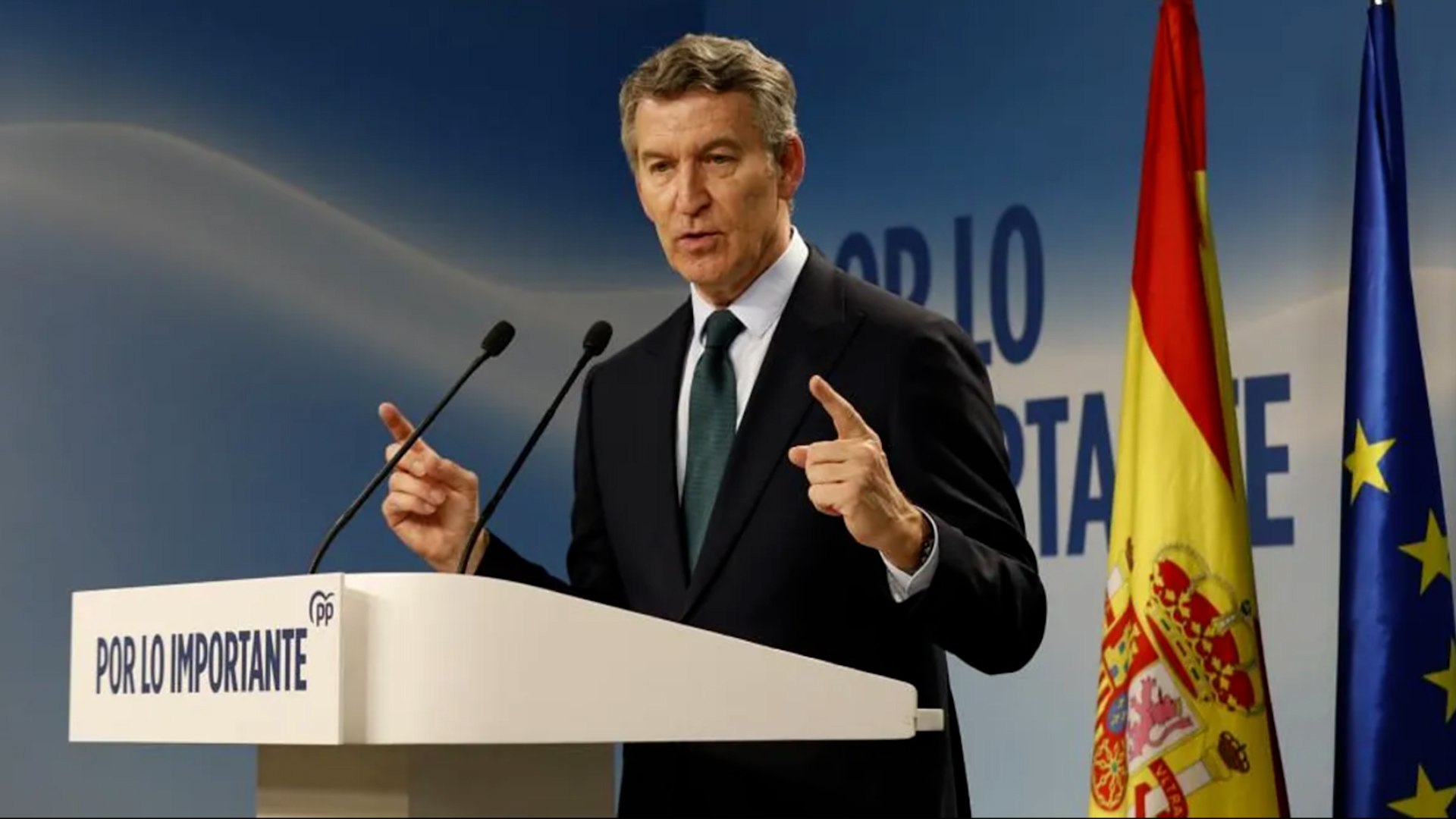 El Partido Popular ha solicitado formalmente la comparecencia urgente de Pedro S�nchez en el Senado para que rinda cuentas sobre el accidente ferroviario en Adamuz (C�rdoba), el cual ha provocado la muerte de 45 personas. Alberto N��ez Feij�o, presidente de la formaci�n, ha denunciado la falta de mantenimiento en las v�as de alta velocidad y ha exigido la dimisi�n inmediata del ministro de Transportes, �scar Puente, por "responsabilidad pol�tica y respeto a las v�ctimas".