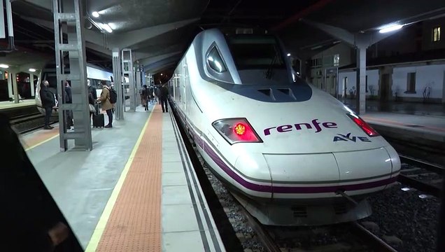 Adif reduce la velocidad máxima a 80km/h en un tramo de línea Madrid-Barcelona por una rotura