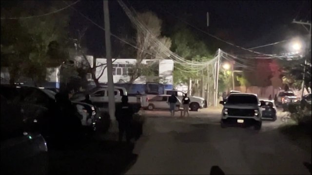 Asaltantes armados matan a 11 personas en un campo de fútbol en Salamanca, México