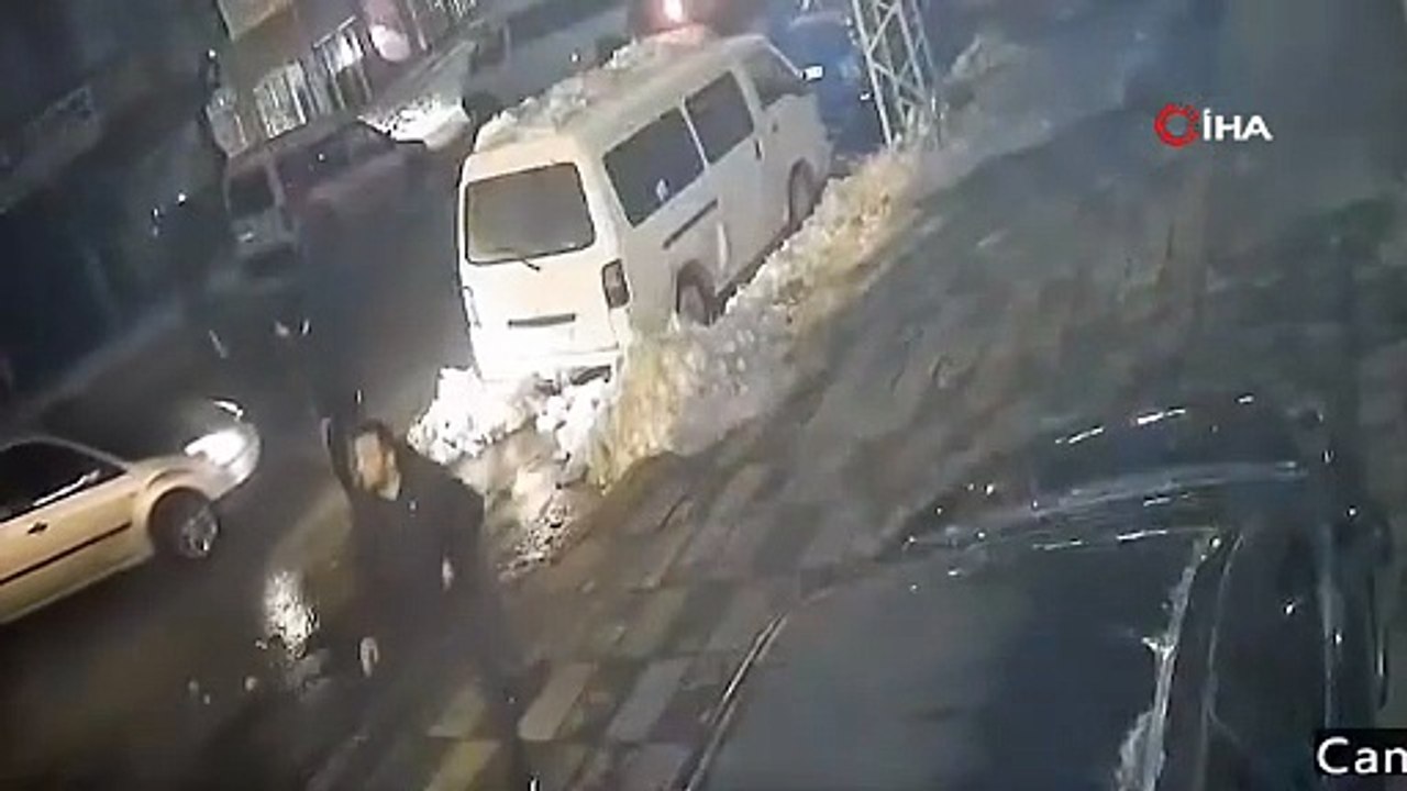 Gizli buzlanma kazaya neden oldu! 3 araç kazaya karıştı!