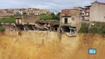 Le impressionanti immagini di Niscemi dopo la frana riprese da un drone: le abitazioni sospese sul baratro