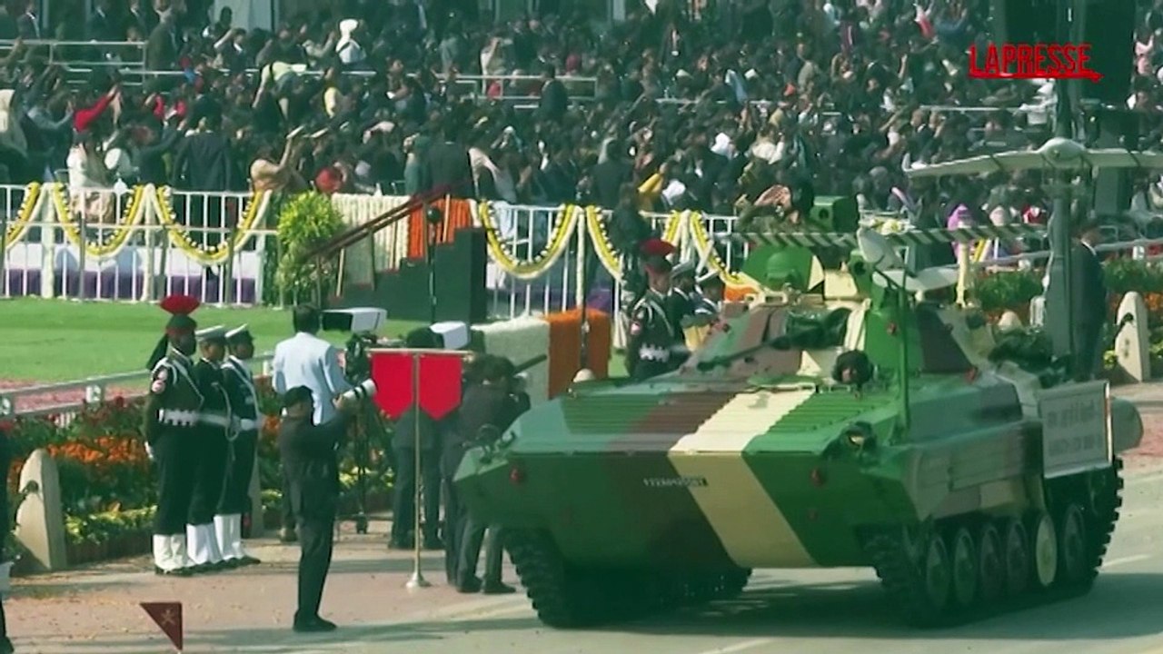 India celebra la festa della Repubblica, l'immensa parata militare a Nuova Delhi