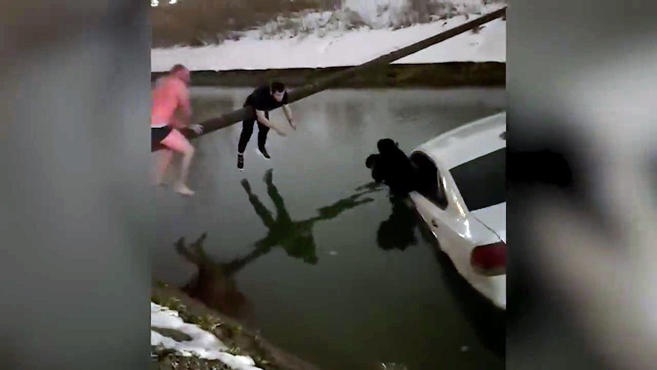 Travail d'équipe pour sauver un enfant... beau geste