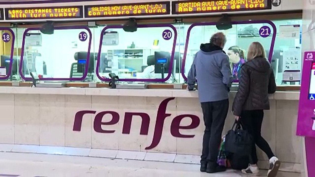 El Ministerio de Transportes cesa a dos altos cargos de Renfe y Adif en Rodalies