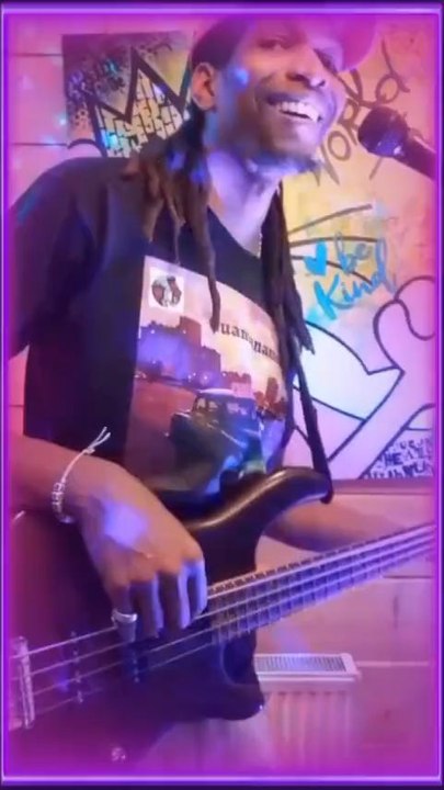 Bonjour. Oye Nena Live a La Crêperie des Étangs. Merci au public qui a dansé la Salsa toute la Soirée. Merci à toute l' équipe. On se retrouve le 18 avril. A bientôt