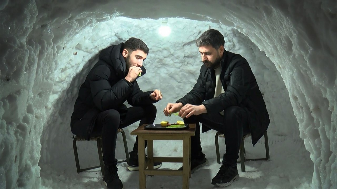 Kardan mekanda çay ve çiğ köfte keyfi: Otantik İglo Cafe Muş
