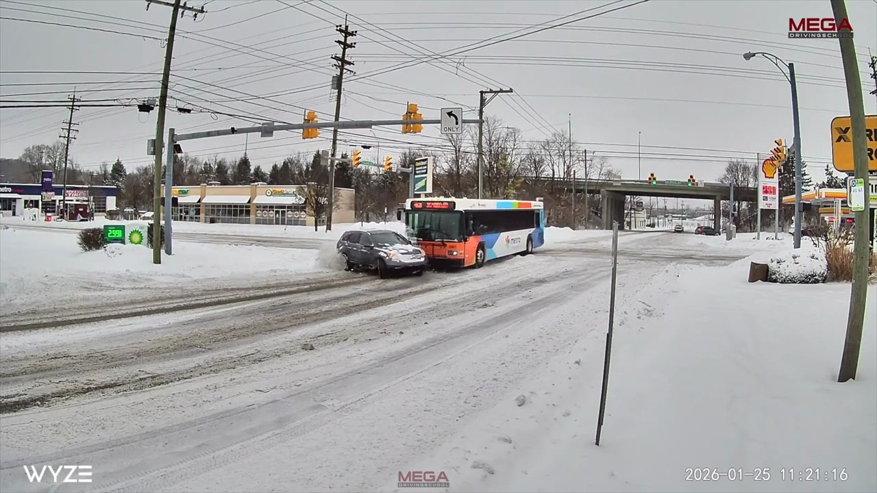 HIT AND RUN DEPLOYS SIDE AIRBAGS AND CAR DRIVER FLEES - JAN 23, 2026