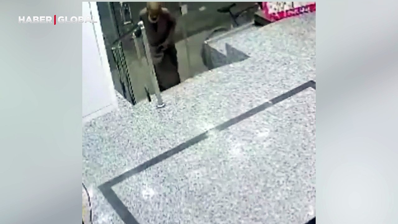 İstediği ilacın eczanede olmadığını öğrenen yaşlı adam takla atarak dışarı çıktı