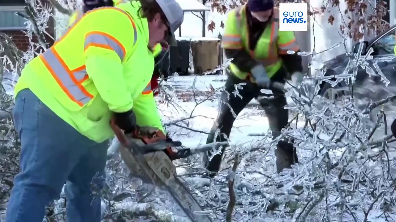 По меньшей мере 30 человек погибли в результате снежного шторма в США