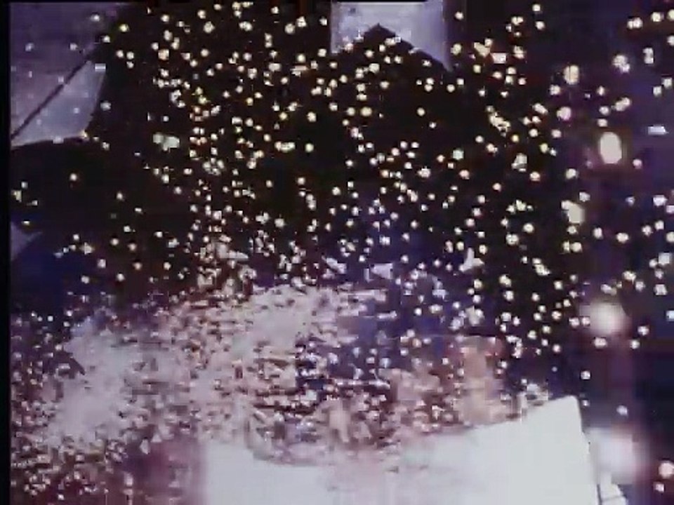 Jupiter Moon - 020 The Ilea comes through the cloud.