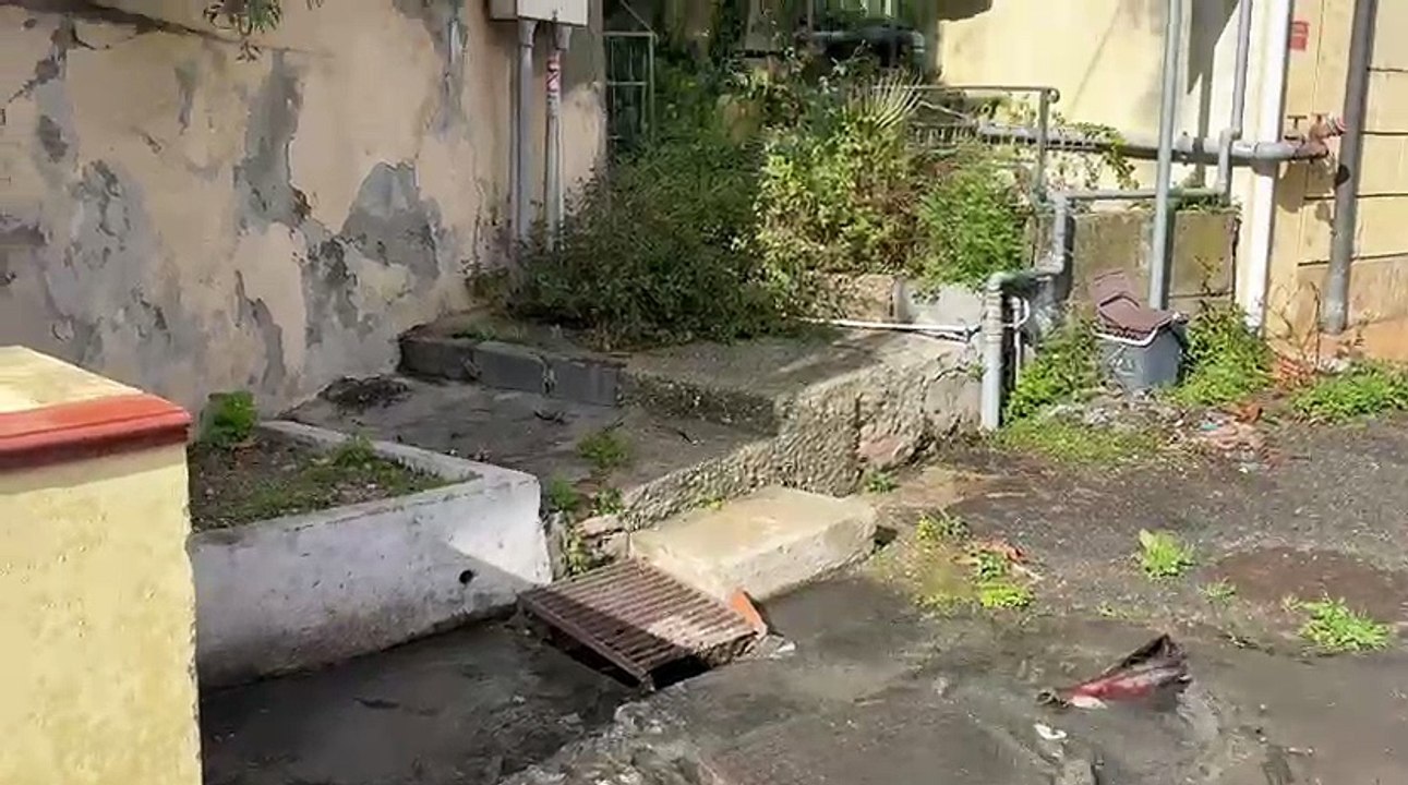 Messina, fogna a cielo aperto sulla litoranea: liquami da oltre venti giorni a Contemplazione