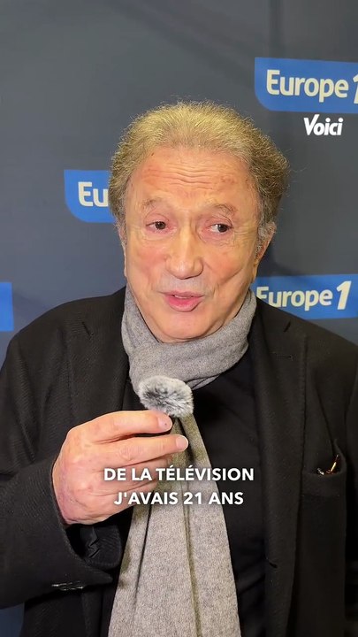 21 ans, stressé, sans sommeil… 65 ans plus tard, toujours à l’antenne. Michel Drucker n’aurait jamais imaginé être encore là en 2026 — et il en est heureux. 📹 Céline Peschard 📍500ᵉ de Culture Médias sur Europe 1. #micheldrucker #video #vivementdimanc