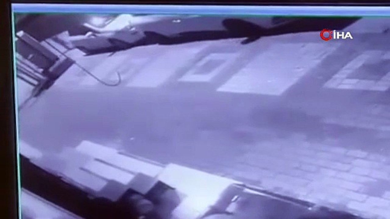 Gece Yarısı Park Halindeki Araçlara Zarar Verdiler!