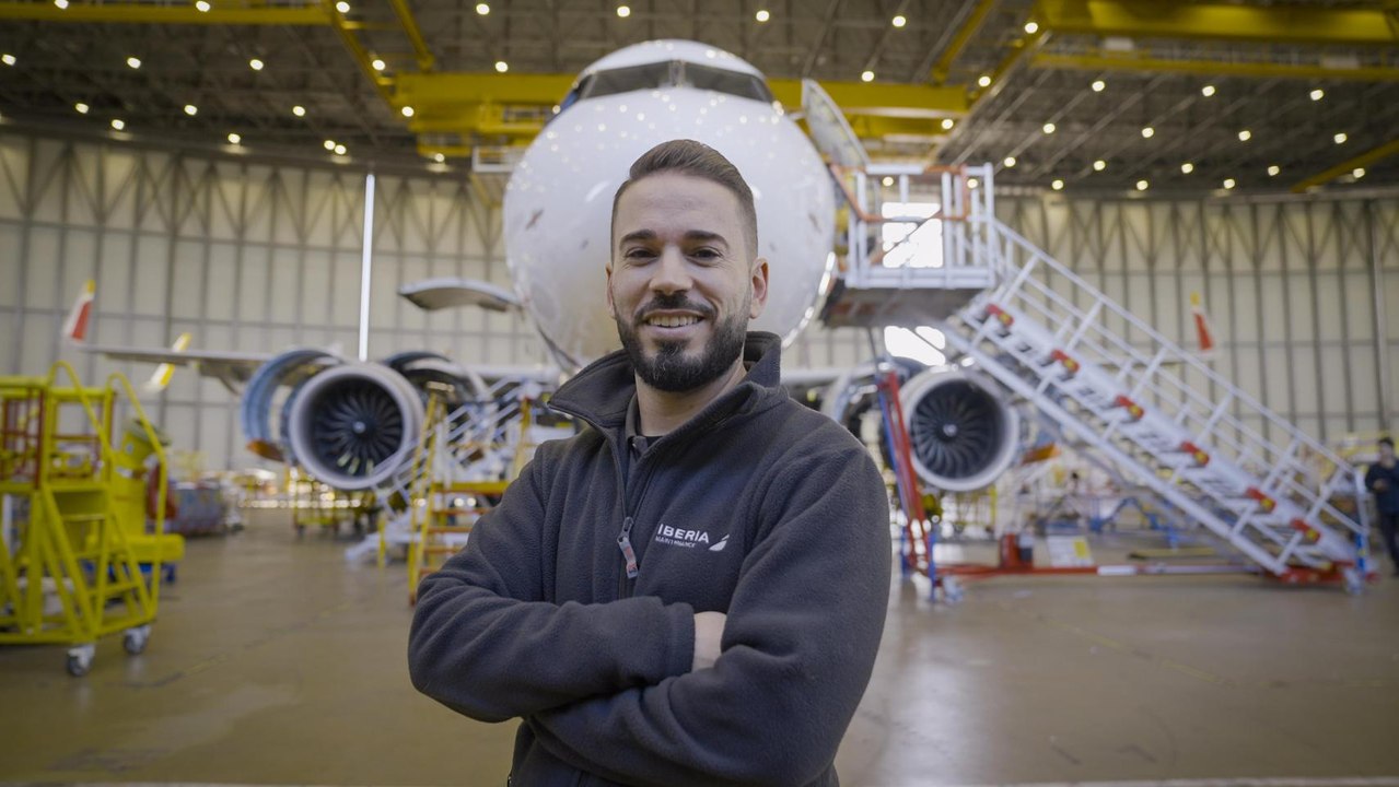 Una vida entre hangares: así nace la pasión por cuidar de los aviones