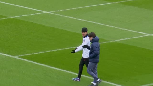 PSG - Le premier entraînement collectif de Dro Fernandez
