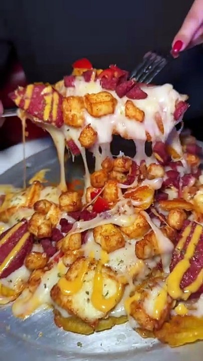 SMASHED PLANTAIN “PIZZA” from Boca in the Bronx NYC! 🍕🤤 DOMINICAN FOOD for the WIN! #DEVOURPOWER