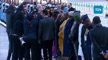 Nijerya Cumhurbaşkanı Tinubu, Cumhurbaşkanlığı'ndaki karşılama töreninde düştü
