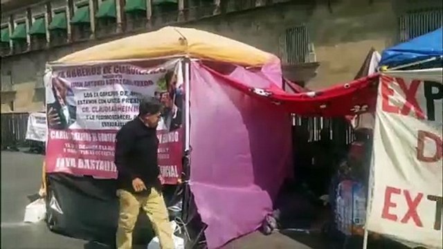 Se reúnen en México obreroscon funcionarios federales
