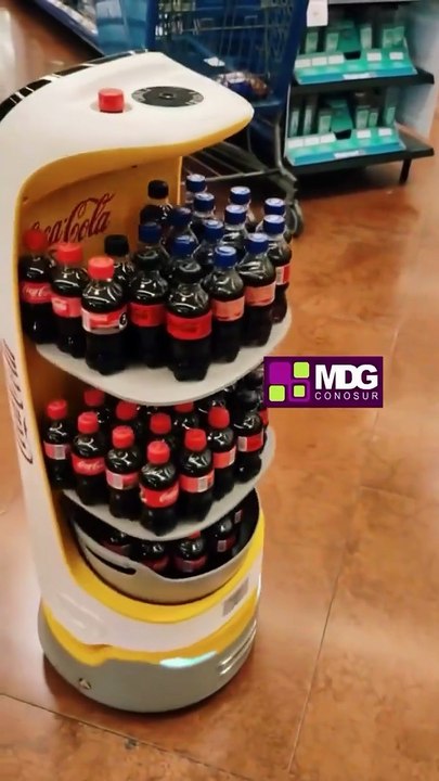 El futuro ya llegó gracias al sector privado: robots de limpieza y mozos con IA operan en Córdoba