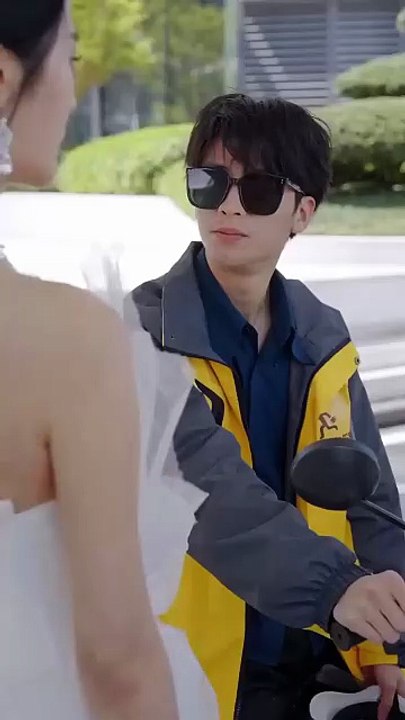 I sent CEO to prison, but after he was released from prison, he spoiled me to his bones