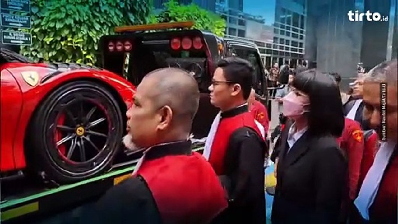 Mobil Ferrari hingga Harley Davidson Dihadirkan di Sidang TPPU Kasus Suap Vonis Lepas Ekspor CPO | Tirto Recap