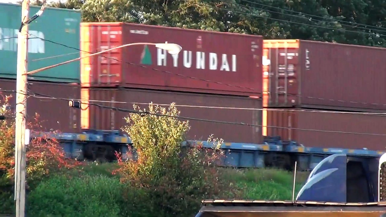 CSX Q008 Meets Q003 on Elevated Tracks