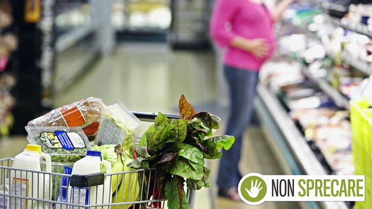 Perché gli americani spendono tanti soldi per acquisti inutili?