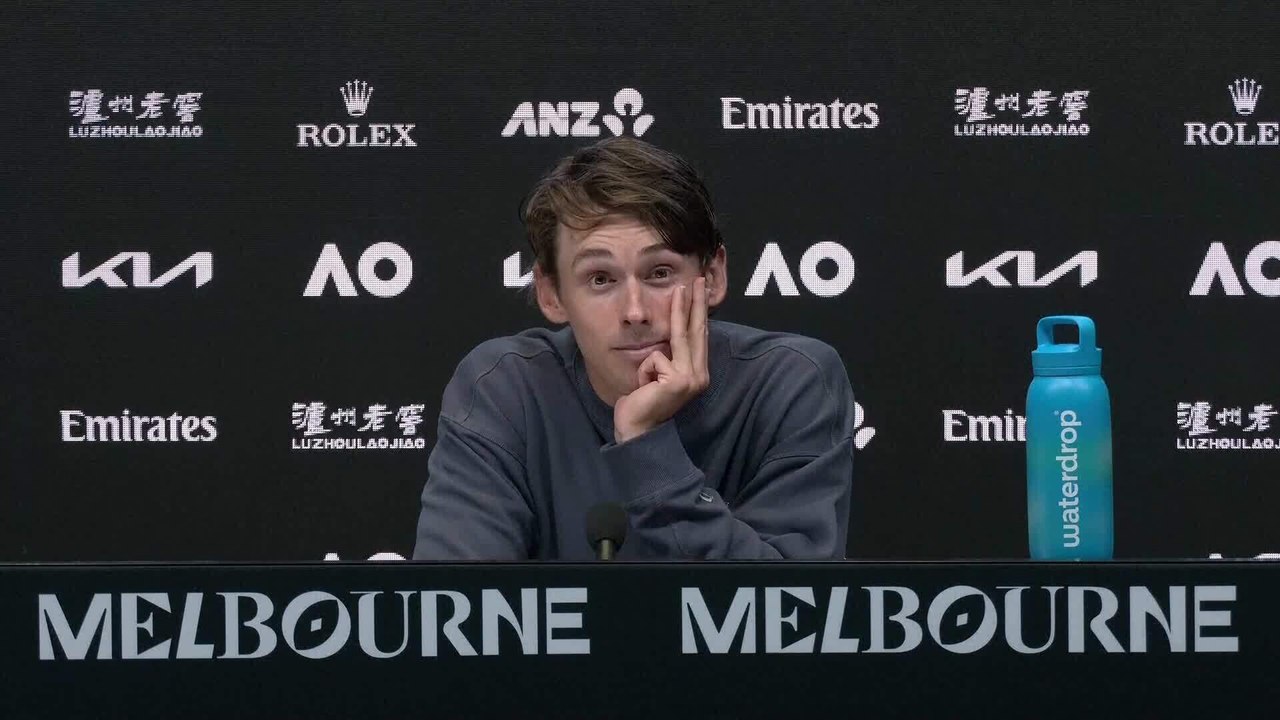 De Minaur deflated as Alcaraz powers through quarter-final contest